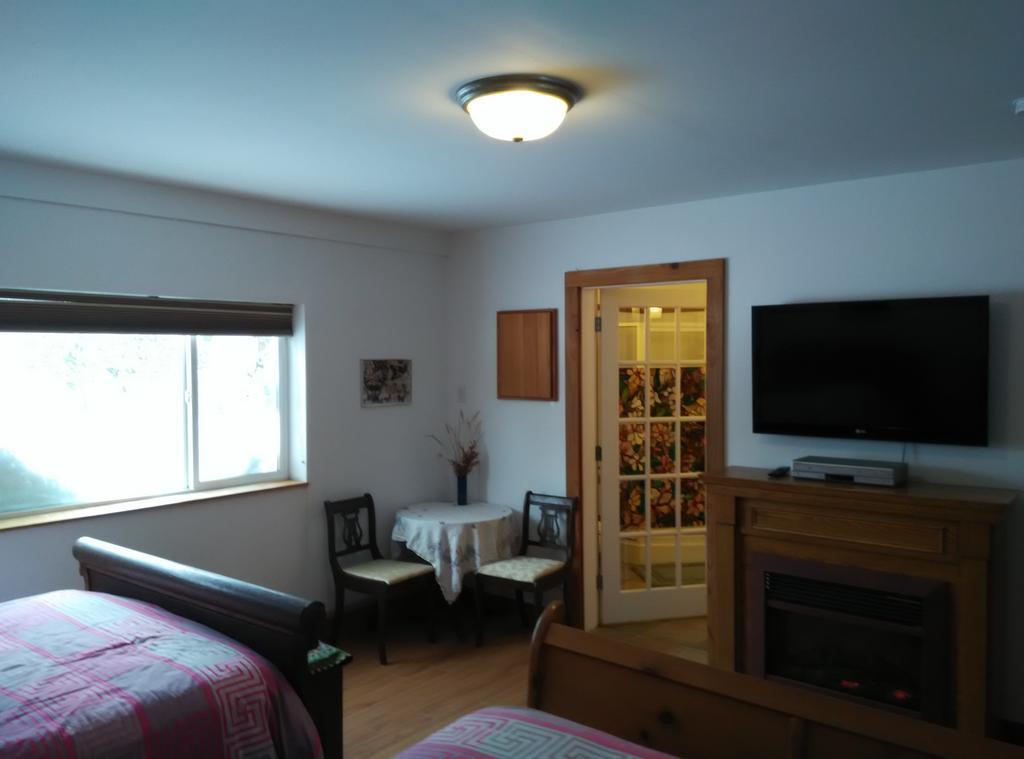 Harrison Hammond House Farmstay Harrison Mills Esterno foto