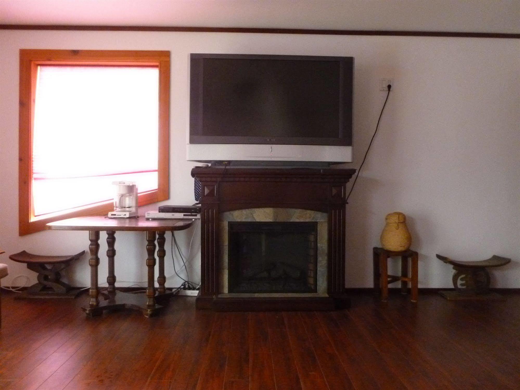 Harrison Hammond House Farmstay Harrison Mills Esterno foto