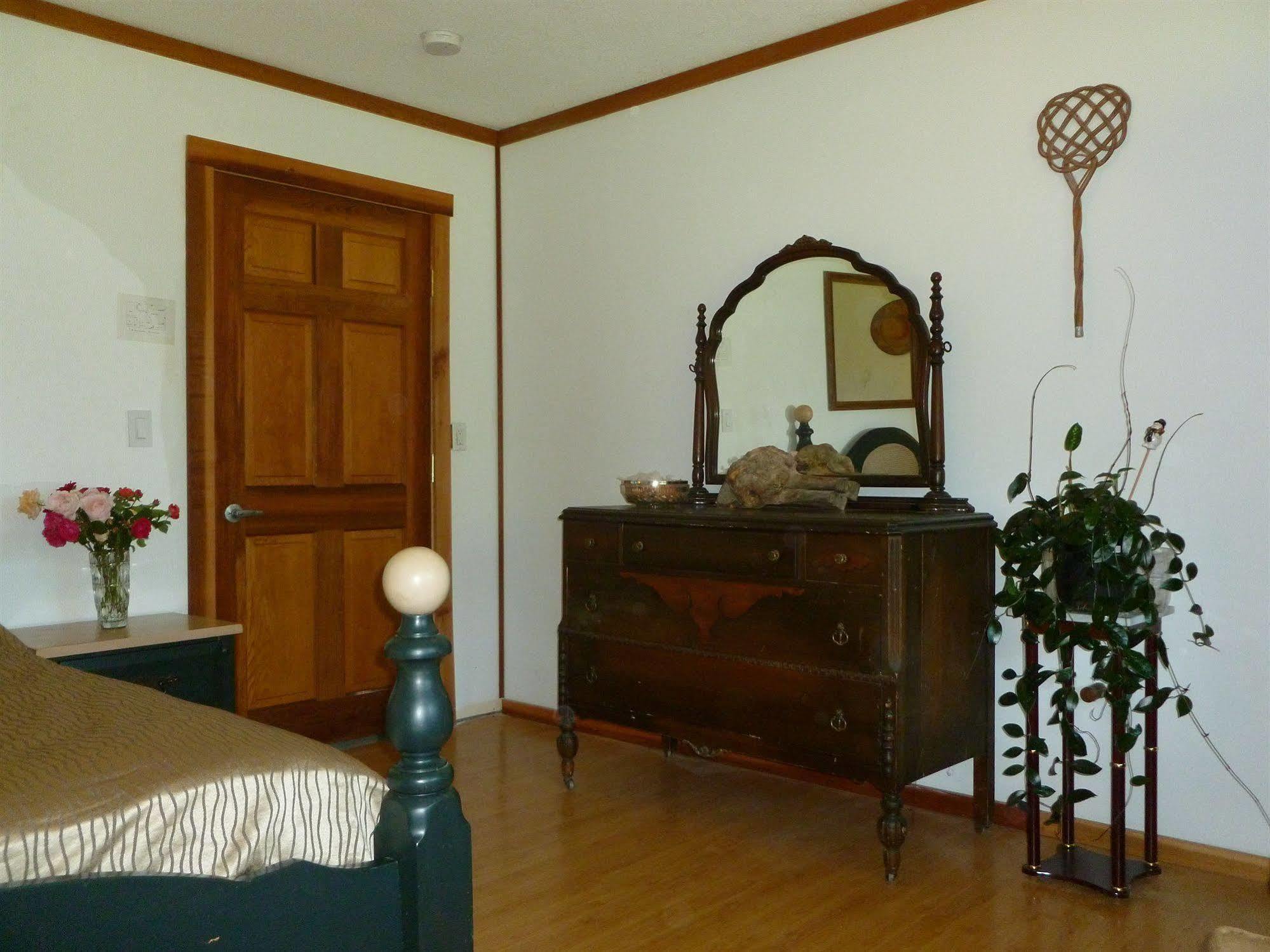Harrison Hammond House Farmstay Harrison Mills Esterno foto