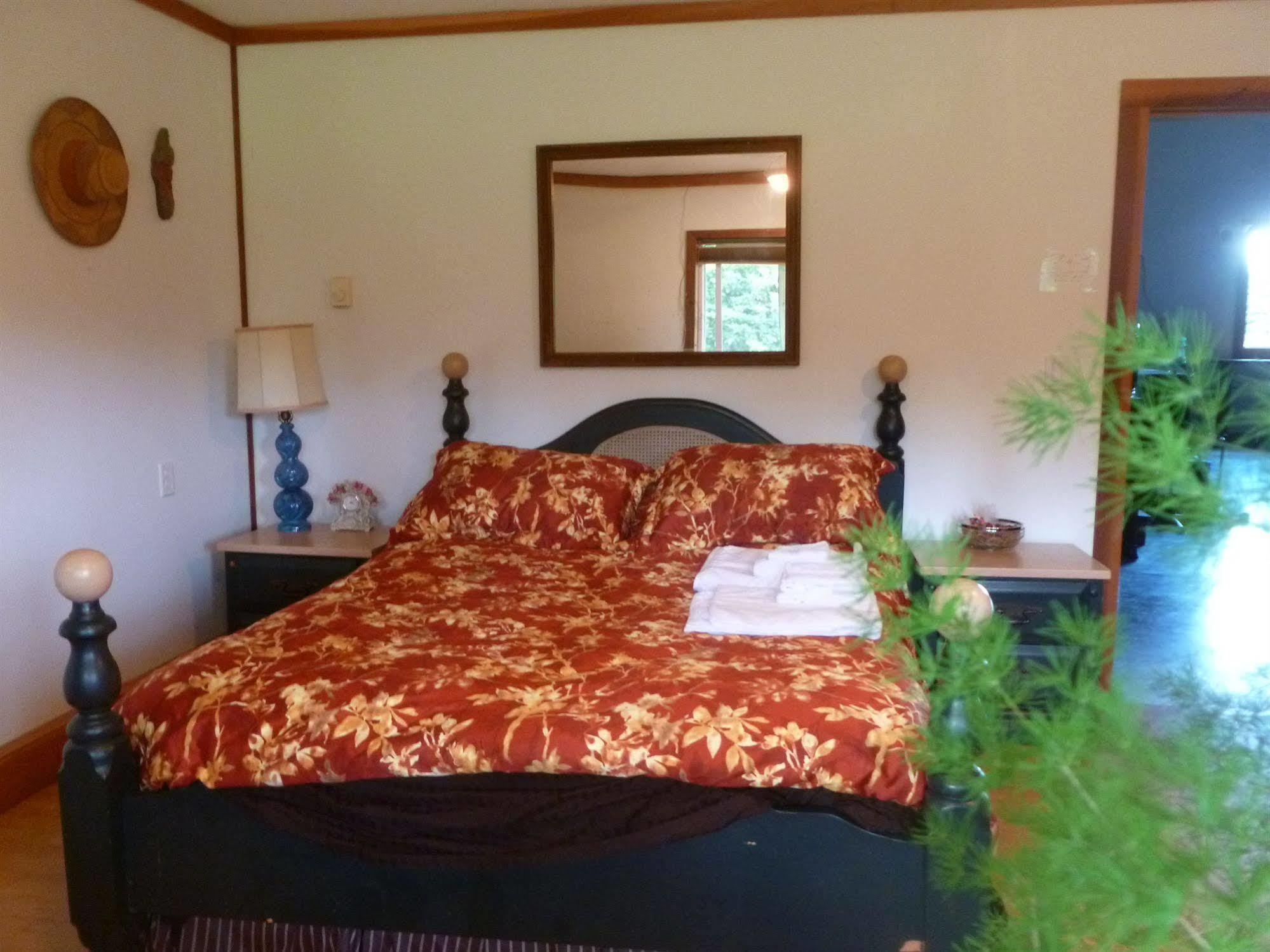Harrison Hammond House Farmstay Harrison Mills Esterno foto