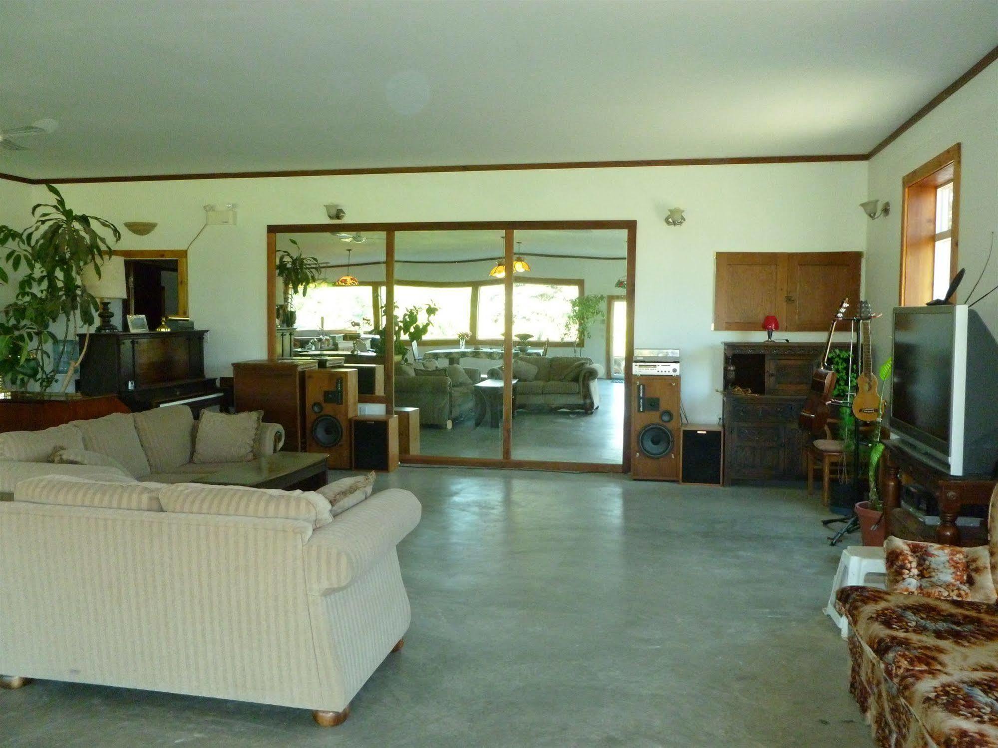 Harrison Hammond House Farmstay Harrison Mills Esterno foto