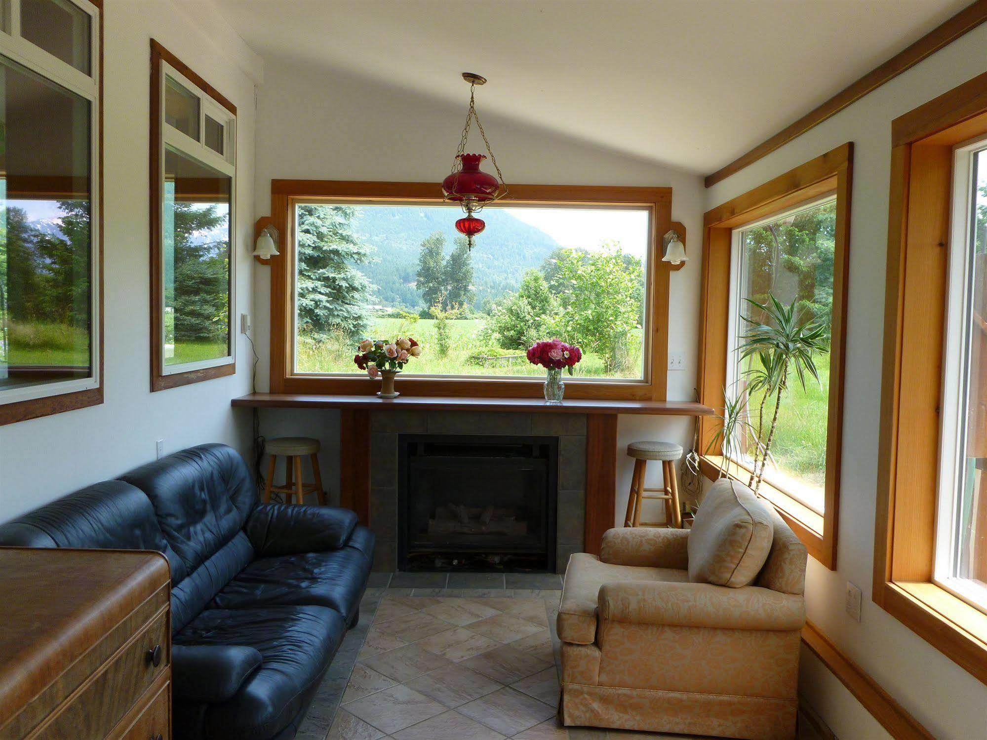 Harrison Hammond House Farmstay Harrison Mills Esterno foto
